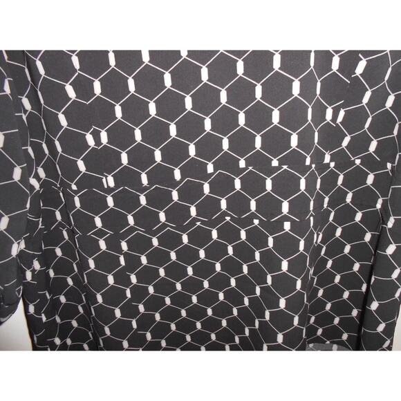 NINETY Women's Black/Cream Geo Print 3/4 Bell Sleeve Button Down Blouse size XL - Picture 5 of 5